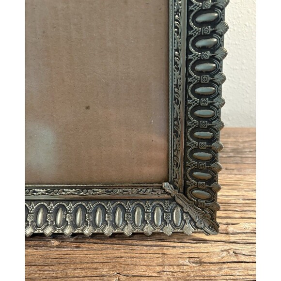 Vintage Ornate Picture Frame Holds 8X10 Inches Velvet Backing - Picture 3 of 14